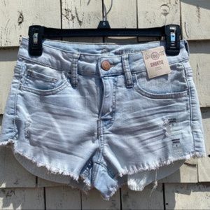 NWT So High Rise Shortie with Fray Hem